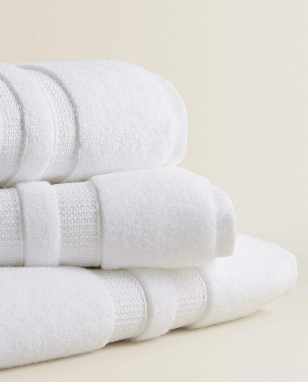 ZARA HOME ПОЛОТЕНЦЕ ИЗ МЯГКОГО ХЛОПКА С ДВОЙНОЙ КАЙМОЙ, БЕЛЫЙ