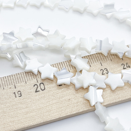 Перламутр Звездочка, цвет белый, размер около 8 мм, цена за 12 шт (1/4 нити)