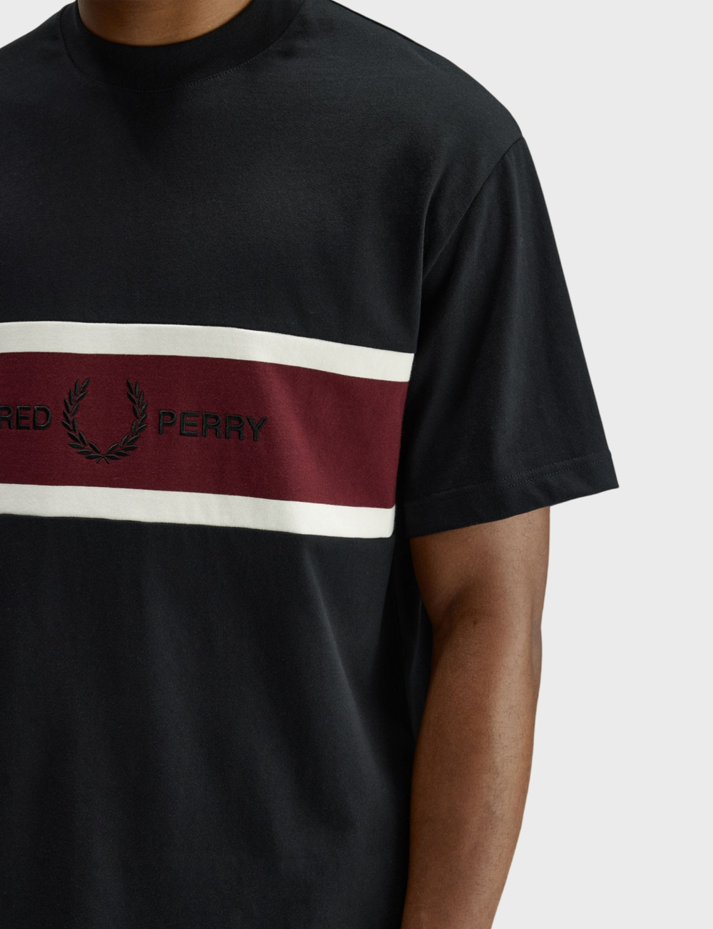 Футболка FRED PERRY Embroidered Panel T-Shirt