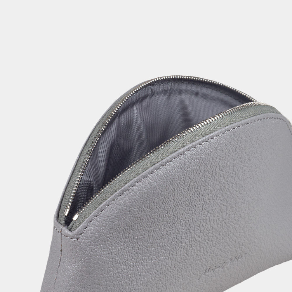 Косметичка Nuage из кожи козы, серого цвета