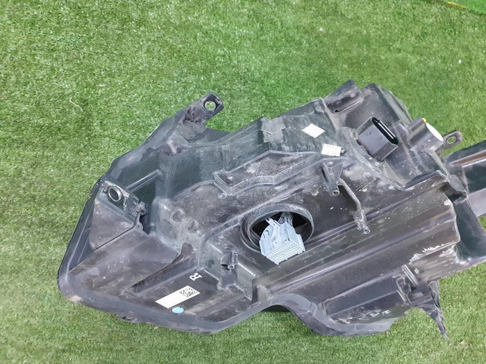 Фара правая RR Vogue 4 L405 (2017-2022) Pixel LED