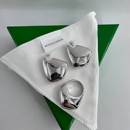 Серьги Bottega Veneta