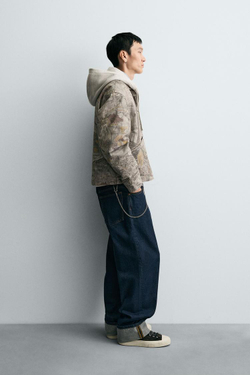 ZARA КУРТКА С ЭФФЕКТОМ ПОТЕРТОСТИ И АБСТРАКТНЫМ ПРИНТОМ, РАЗНОЦВЕТНЫЙ