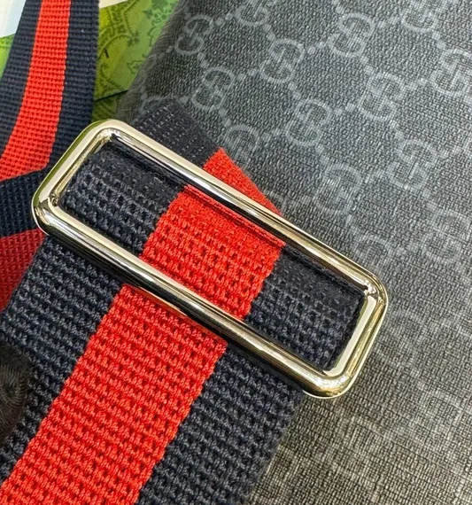 Сумка-мессенджер GUCCI GG Supreme
