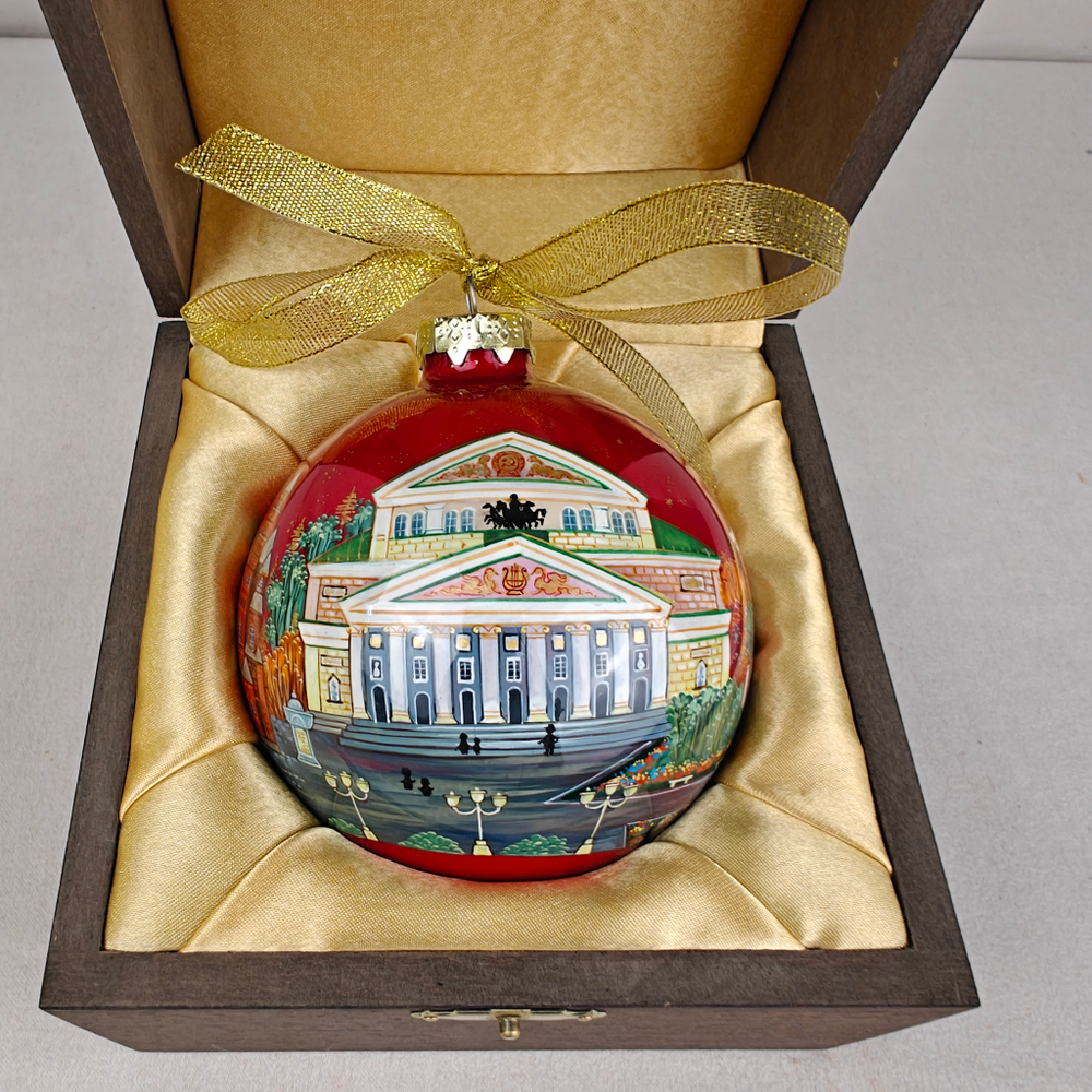 Шар новогодний с круговой росписью Палех "Москва. Большой театр" на красном в футляре