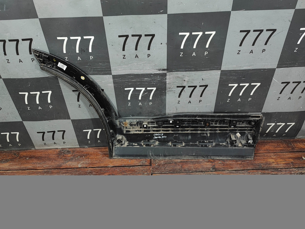 Накладка двери задней левой Hyundai Santa Fe 4 (TM) 20-нв Б/У Оригинал 87731S1AB0SCR