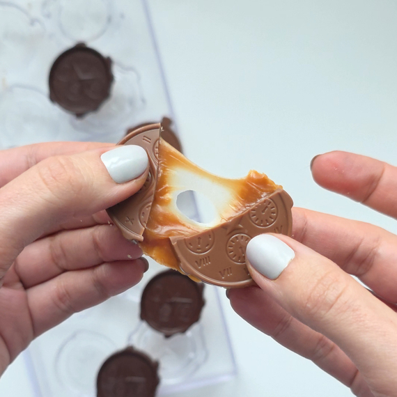 1087 | Форма для шоколадных изделий "Часы" (275*135 мм)