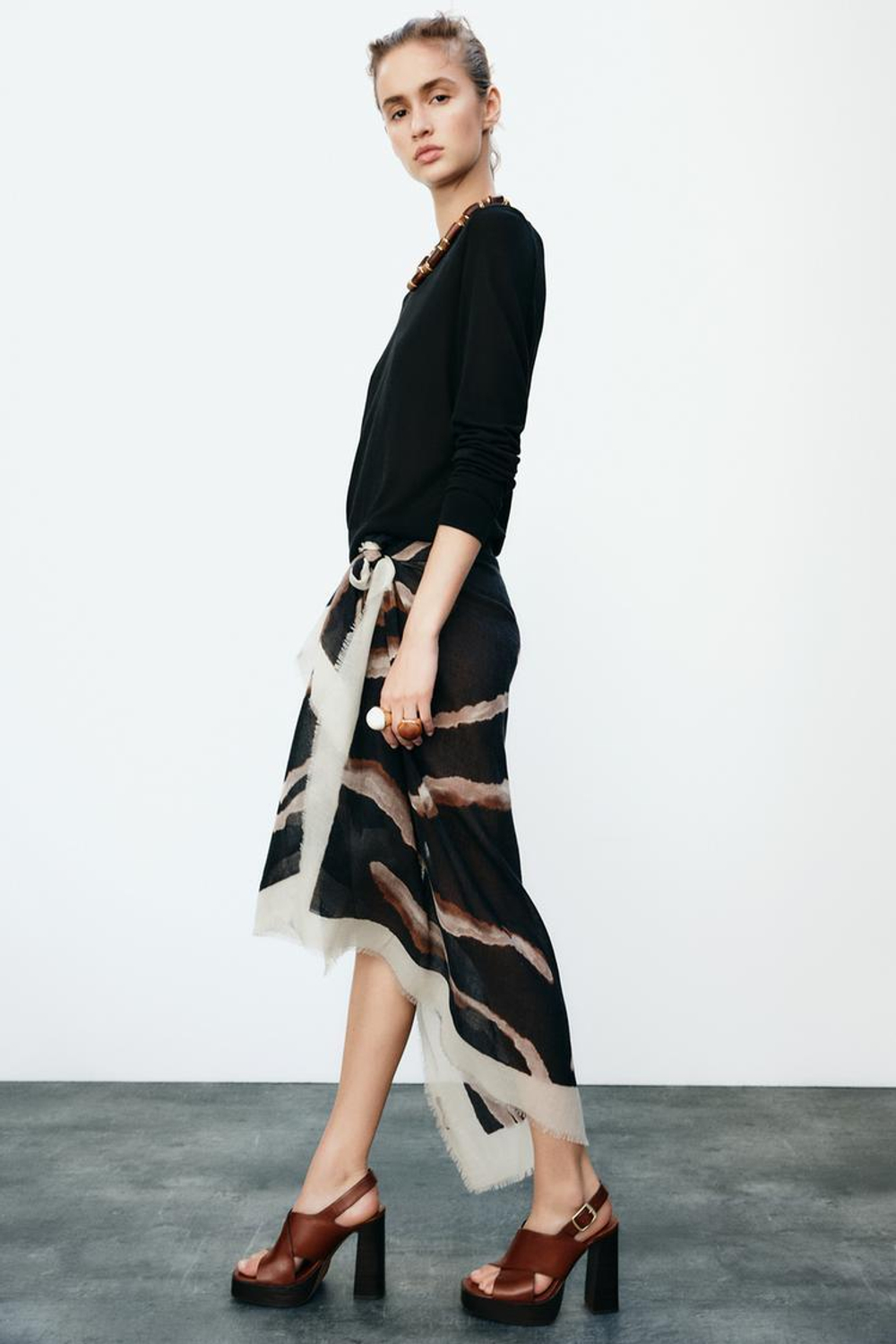 ZARA БАЗОВЫЙ ОДНОТОННЫЙ ДЖЕМПЕР, ЧЕРНЫЙ