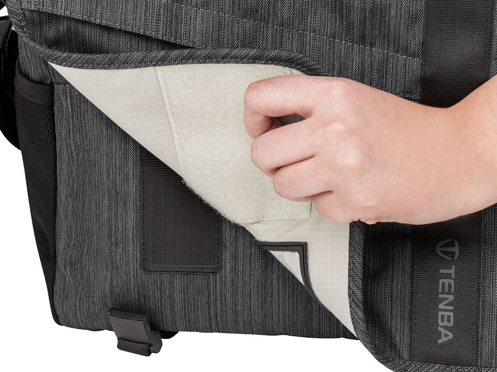 Tenba DNA Messenger 13 Graphite