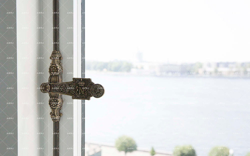 оконная кремона из латуни