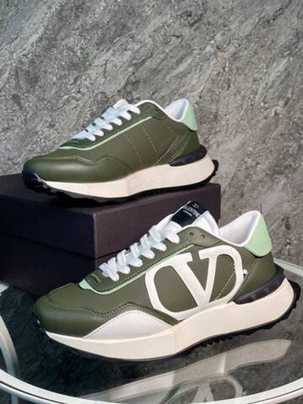 Кроссовки Valentino