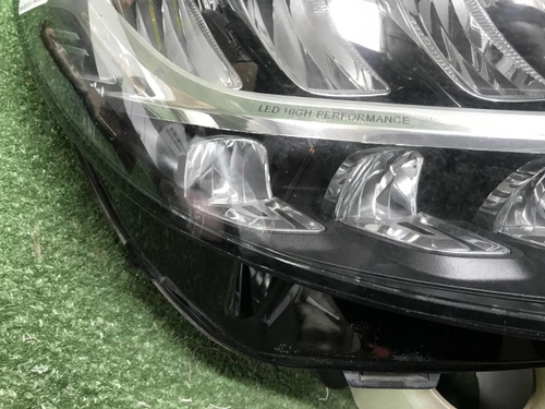 Битая Фара правая Mercedes C w205 (2018-2023) LED