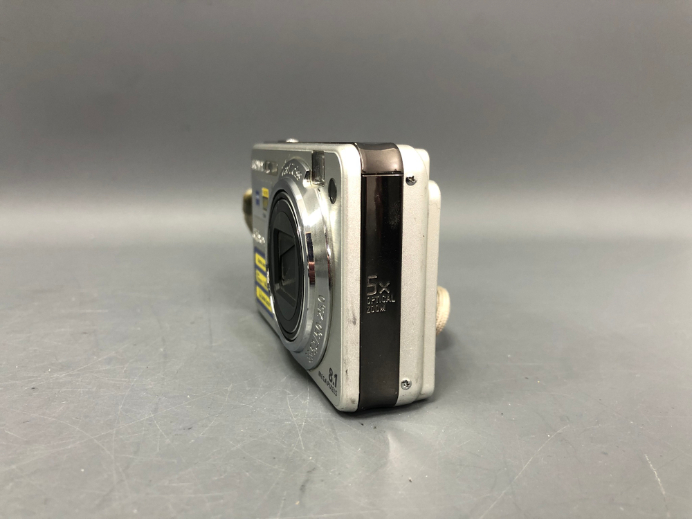 Sony W150