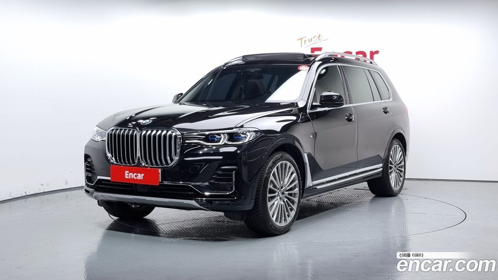 BMW X7 (G07) xDrive 40i Design Pure Excellence 7-и местный (03.2021)