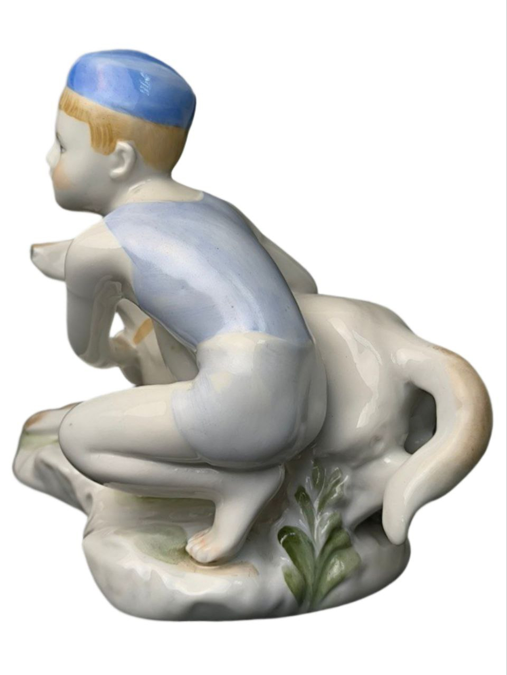 Фарфоровая статуэтка "Юный пограничник с собакой" ЛФЗ