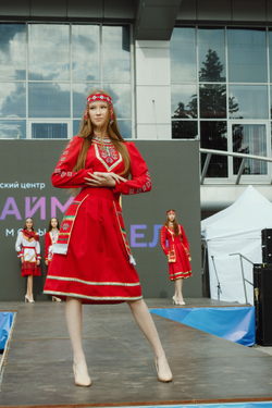 Платье «Савăнăç»(Коллекция «Нарспи»)