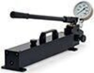 Насос ручной гидравлический НРГ 2800-2.2 (2800бар, 2.2л, рукав 2м), с манометром, двухступенчатый