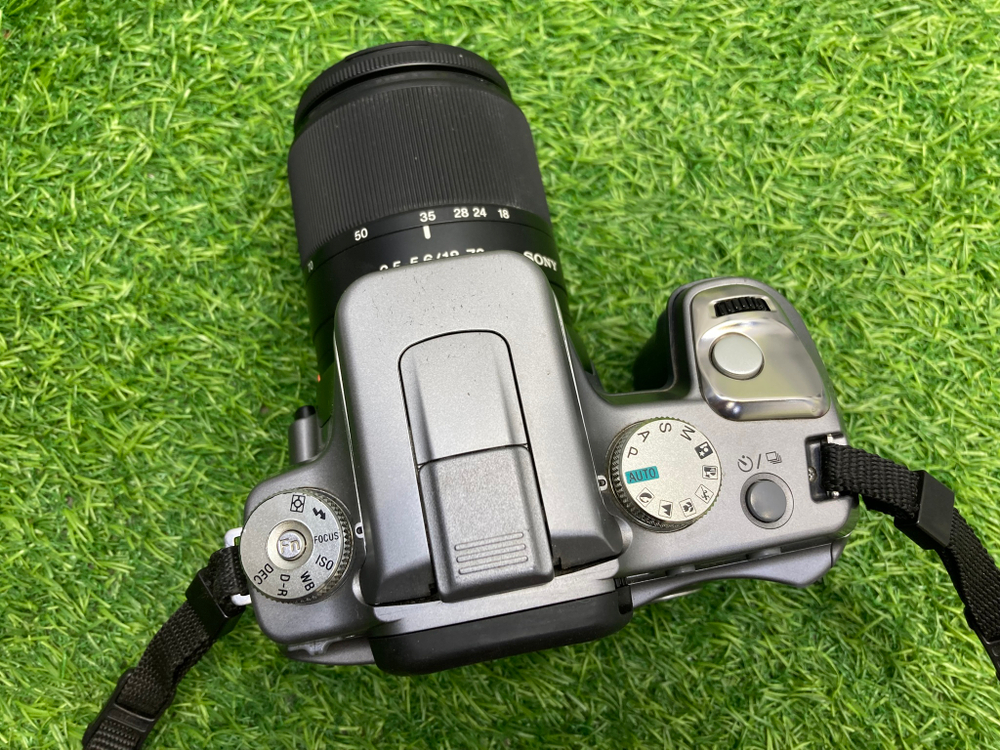 Sony A100 kit DT 18-70mm 3.5-5.6