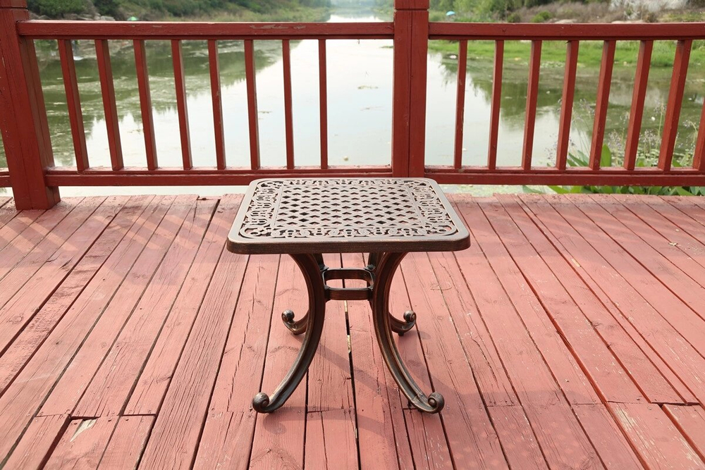 Кофейный стол из литого алюминия Venice, античная бронза