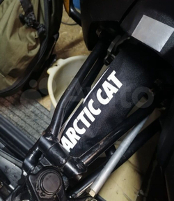 Чехол на амортизатор снегохода Arctic cat