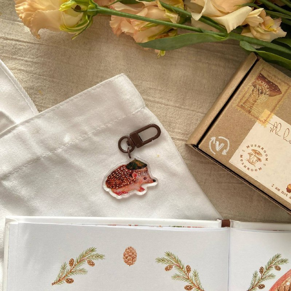 брелок "ёжик в берете"