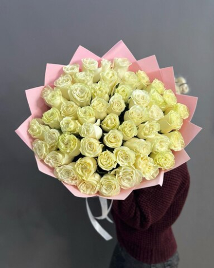 Букет из 51 белой розы сорта "Мондиаль" (Эквадор 60 см)