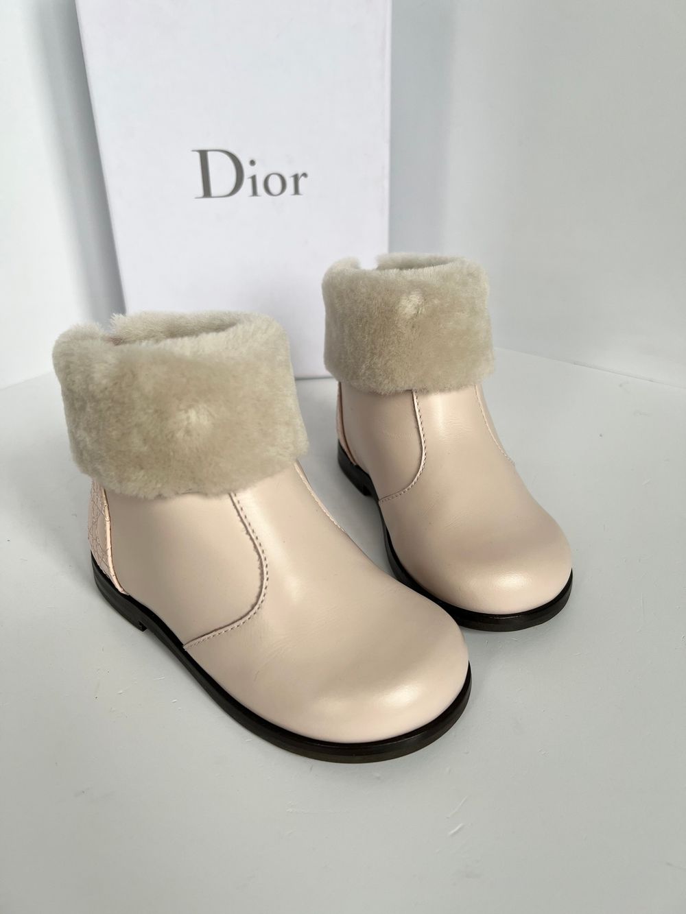 Новые зимние ботинки Dior, 23