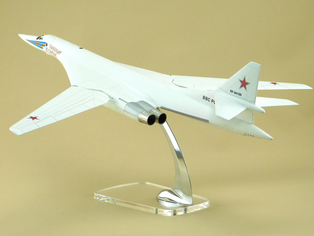 Модель самолета Ту-160 (М1:100, ВВС России, Николай Кузнецов)