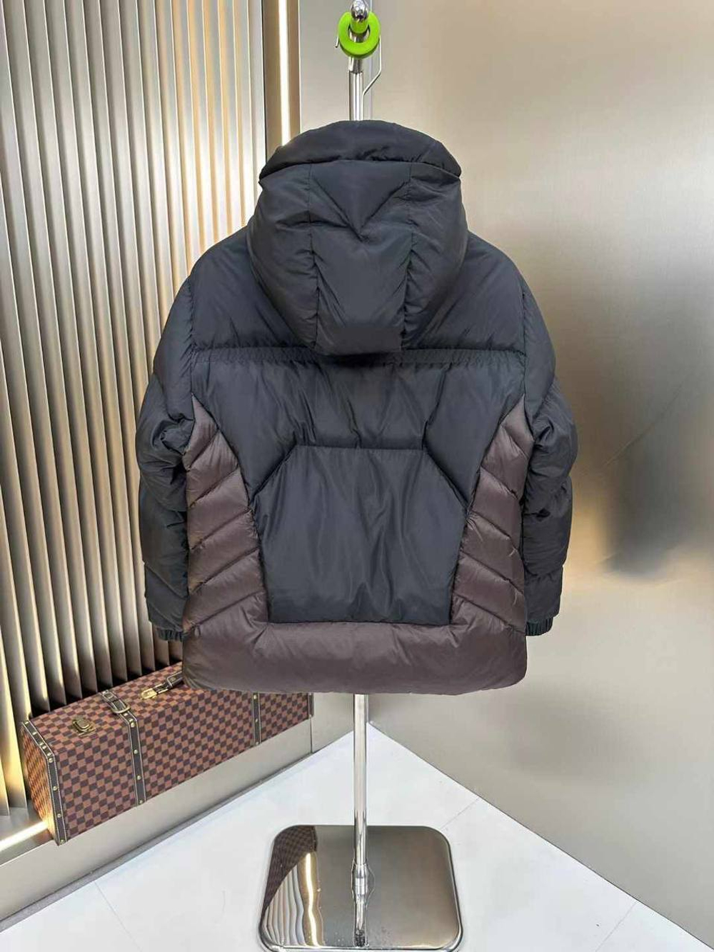 Пуховик Moncler