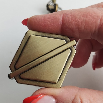 Замок на магнитной кнопке 42*50 Антик