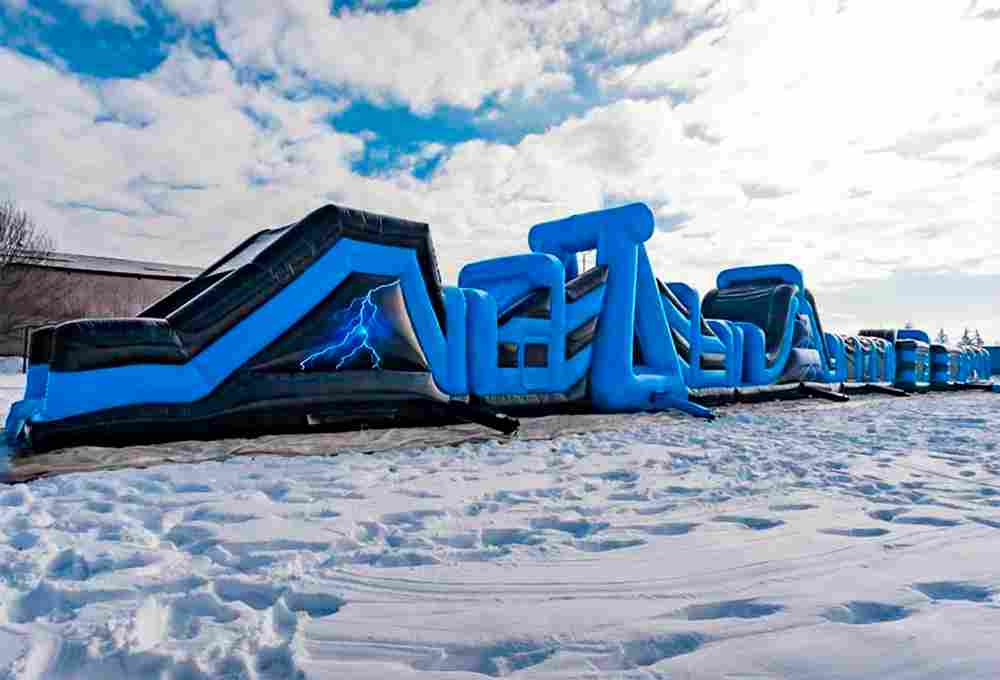 Надувная полоса препятствий для тимбилдинга «Молния», 40×3,5×4 м