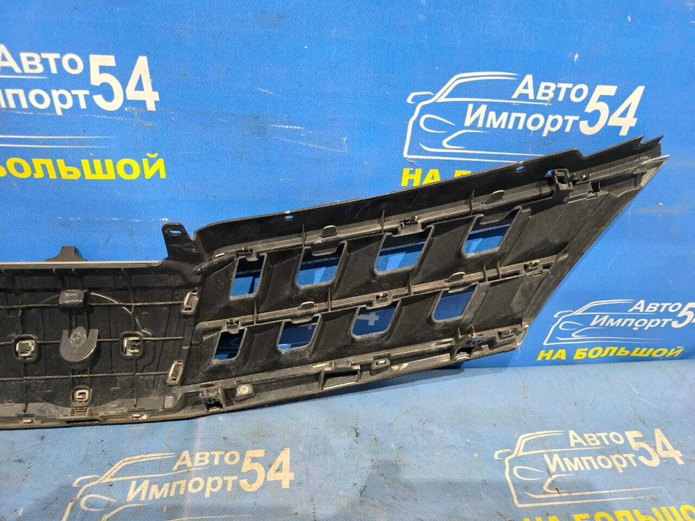 Решетка радиатора NISSAN TIIDA 2008-2012