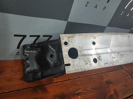 Усилитель переднего бампера Toyota RAV4 V (XA50) 18-нв Б/У Оригинал 5202142200