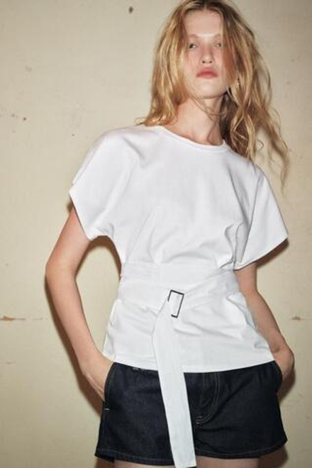 ZARA ХЛОПКОВАЯ ФУТБОЛКА С РЕМНЕМ, БЕЛЫЙ
