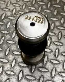 Цапфа 9J-0123 TRUNNION (шар отвала)