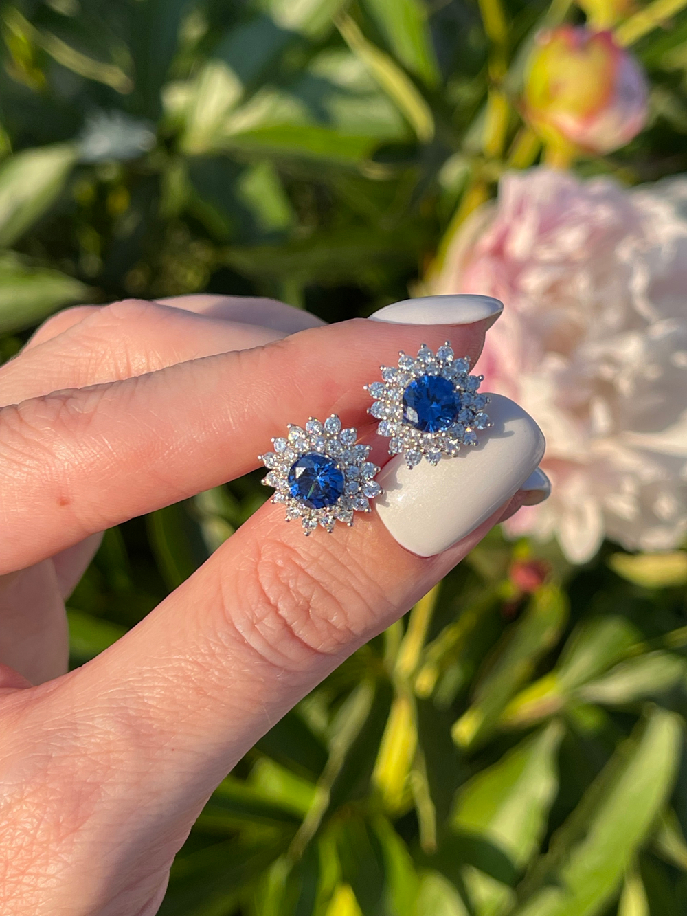 Серьги-гвоздики ажурные синие мини