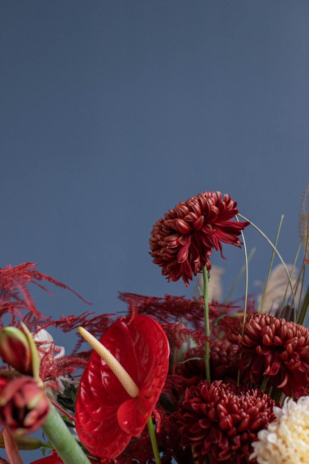 Интерьерный красный