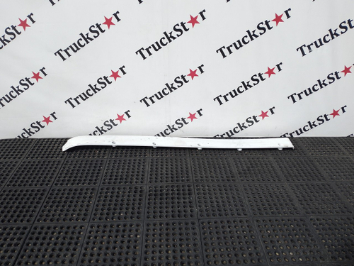 Молдинг кабины правый 2023г.