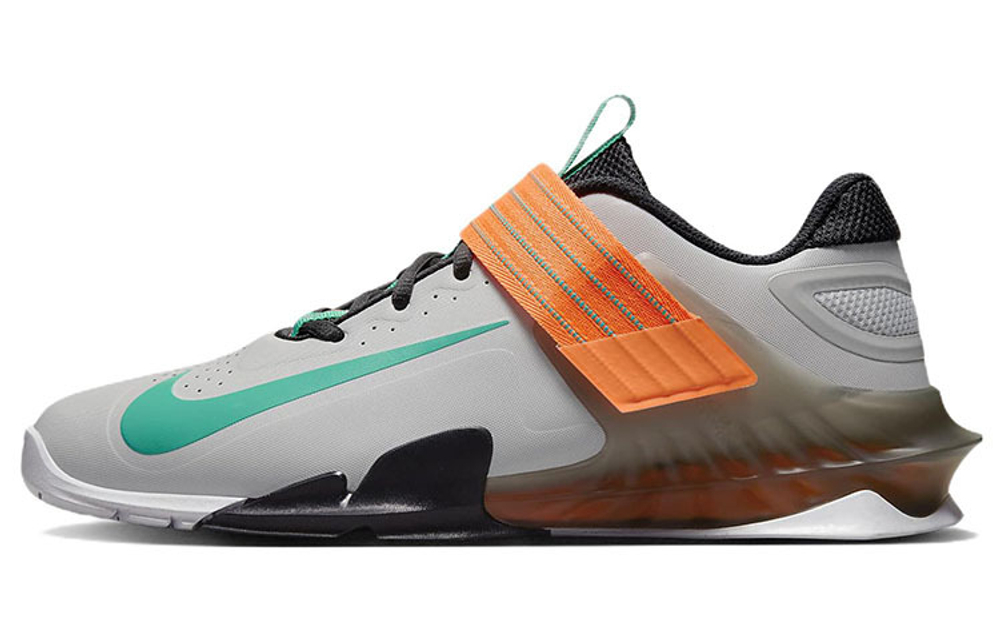 Кроссовки Nike Savaleos