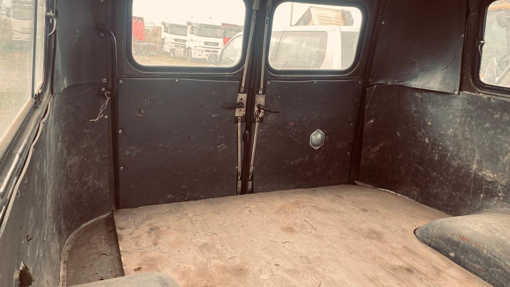 UAZ 3741* Грузопассажирский 374195 (без ABS, Бензиновый, 2,7 л, 112. л.с.)