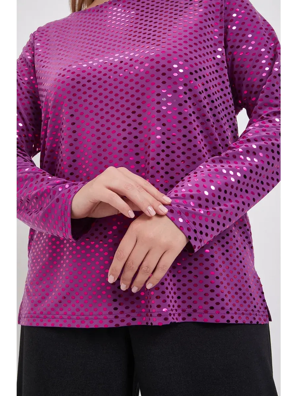 Блузка нарядная с пайетками