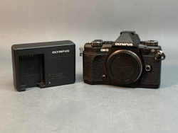 Olympus OM-D E-M5 II