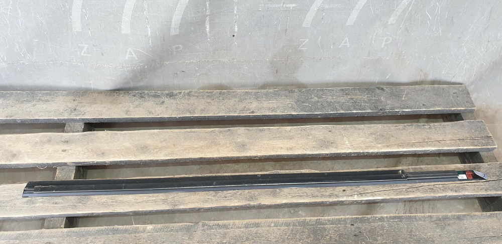 Молдинг двери передней левой E-Class Coupe (C238)  Б/У Оригинал A2387201907