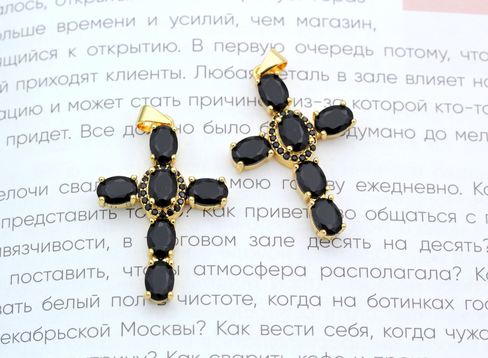 Подвеска Крест с черными кристаллами,34 мм