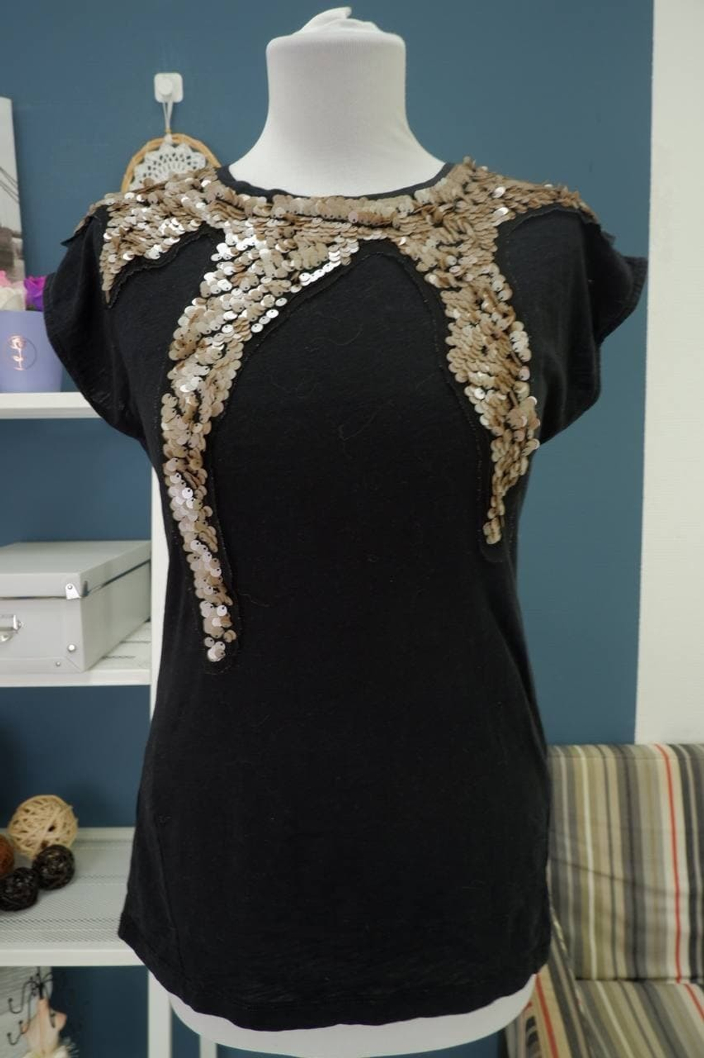 Футболка с пайетками 44 размер