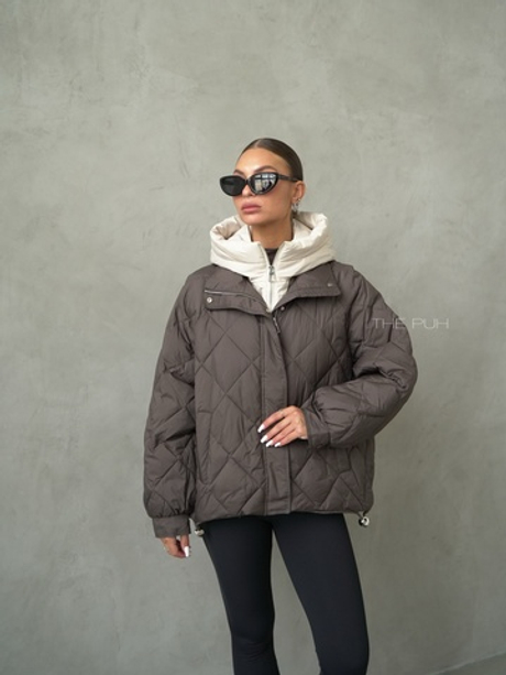 Шоколадно-бежевая куртка с манишкой