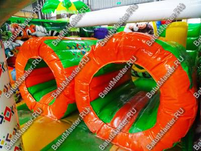 Надувной батут "Джунглимания" 4,5*3*2 м