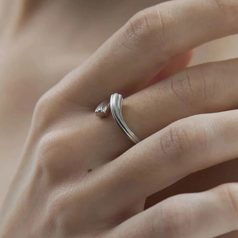 Кольцо Объятие