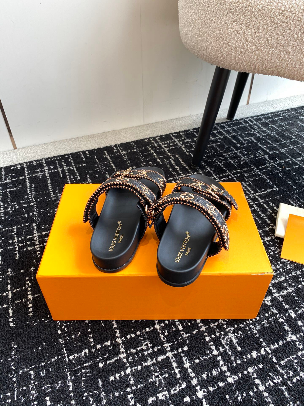 Louis Vuitton Bom Dia Flat Comfort Mule (5 colors)