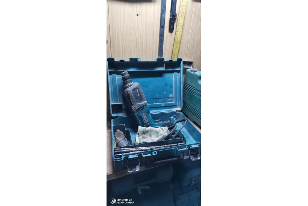 Перфоратор,SDS+,780Вт,3реж,2.7Дж,0-4500у\м,2.6кг,чем,+ набор буров D-00795 Makita HR2470X15